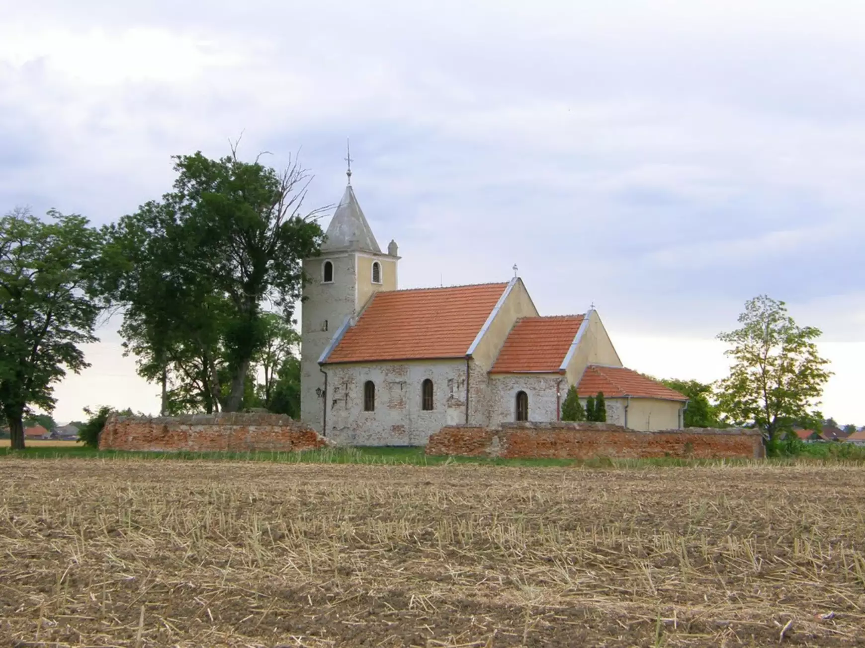 Kismácsédi templom