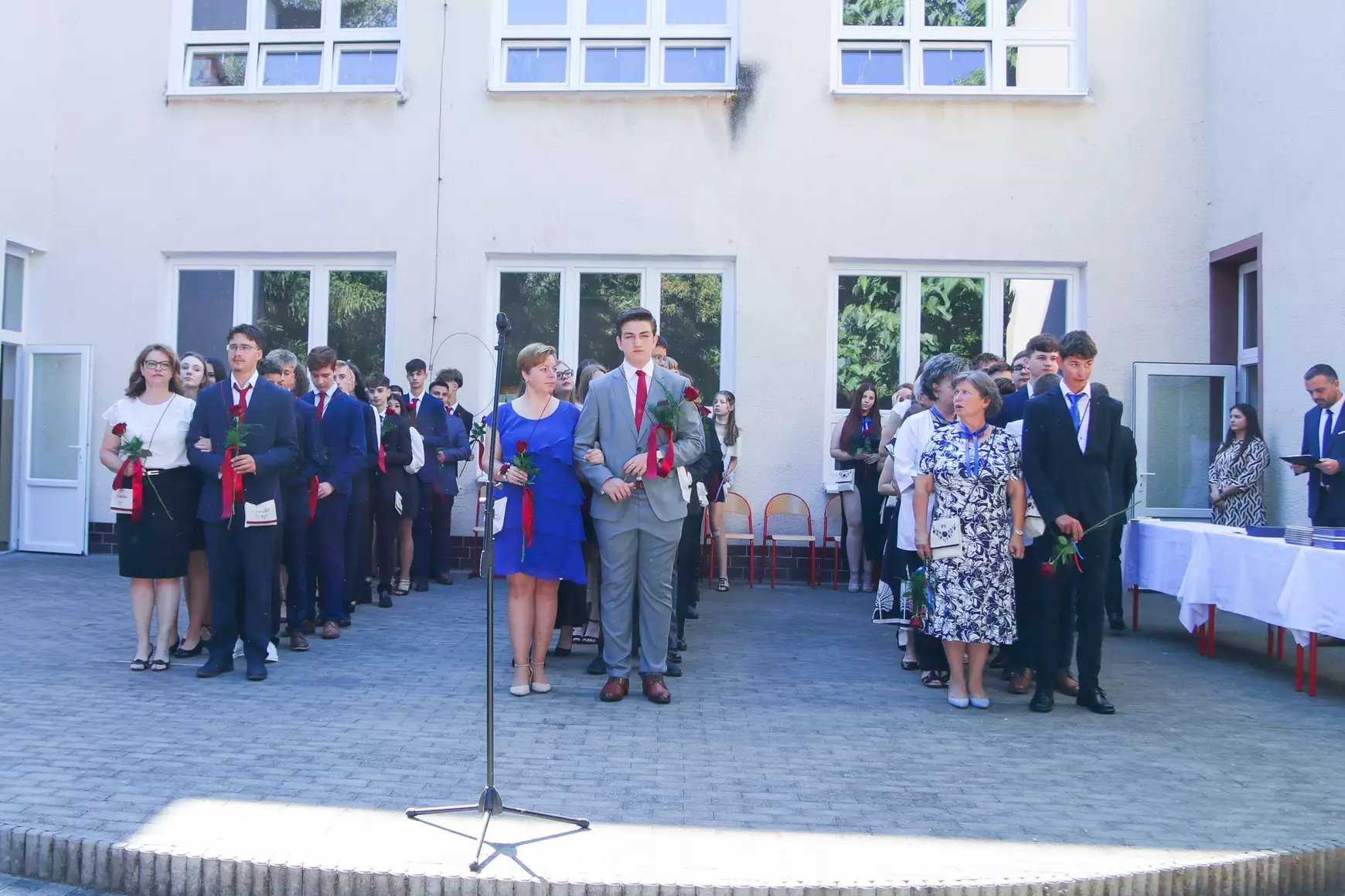 A párkányi Ady Endre Alapiskola három ballagó osztálya