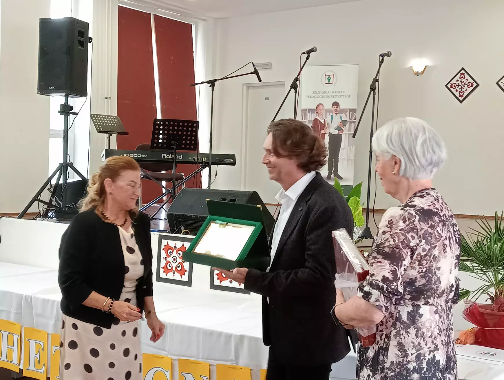 Díjözönben a Pedagógusszövetség jubileumi X. Felvidéki Tehetségnapján - KÉPEKKEL