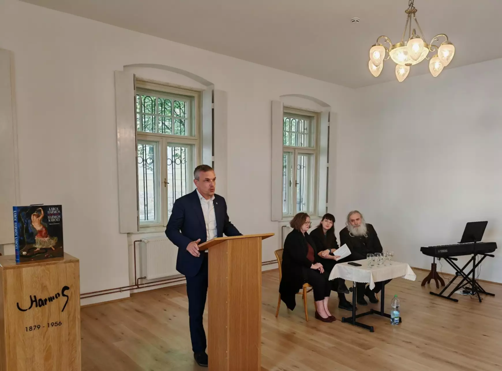 Már kapható a hiánypótló Harmos Károly - monográfia – KÉPEKKEL  