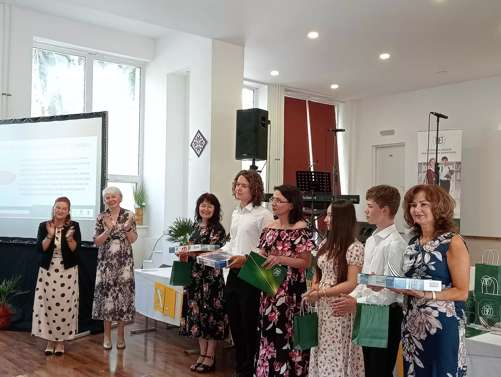 Díjözönben a Pedagógusszövetség jubileumi X. Felvidéki Tehetségnapján - KÉPEKKEL