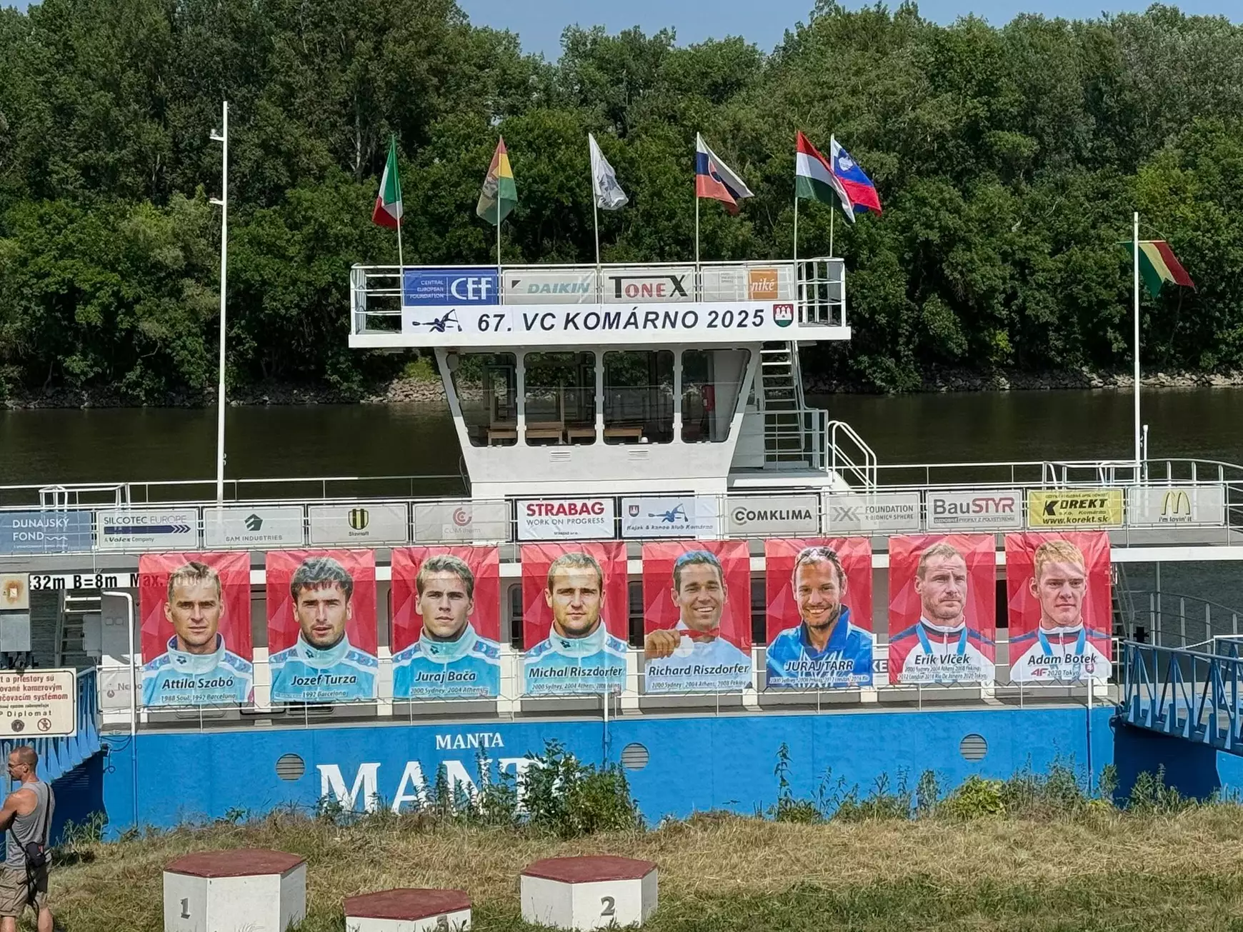 Leleplezték az olimpikonok kültéri arcképcsarnokát Komáromban – KÉPEKKEL