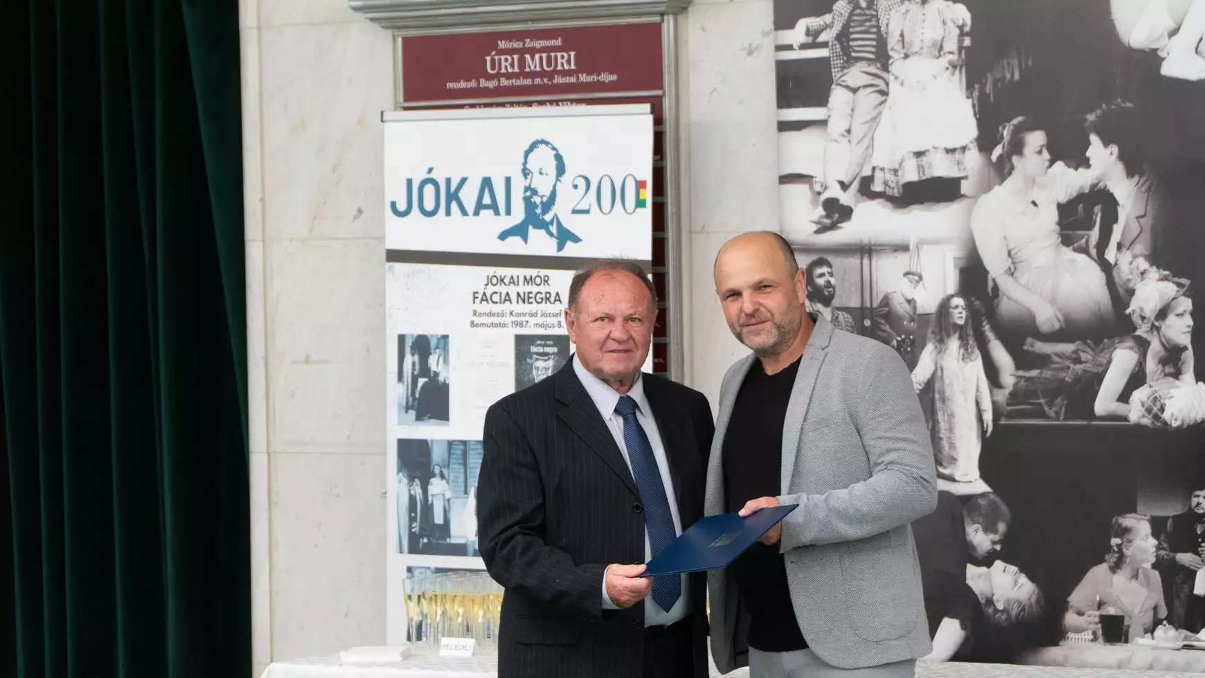 Jutalomelőadással és köszönőoklevéllel hálálkodott támogatóinak a Komáromi Jókai Színház – KÉPEKKEL