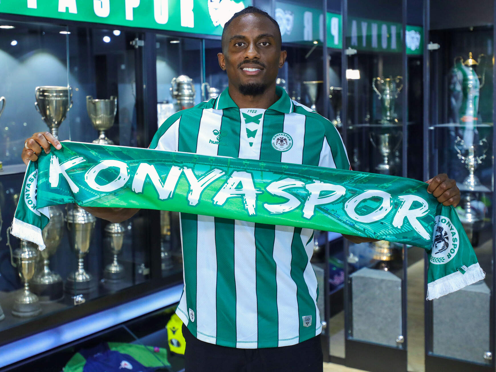 Andzouana a török élvonalba igazolt