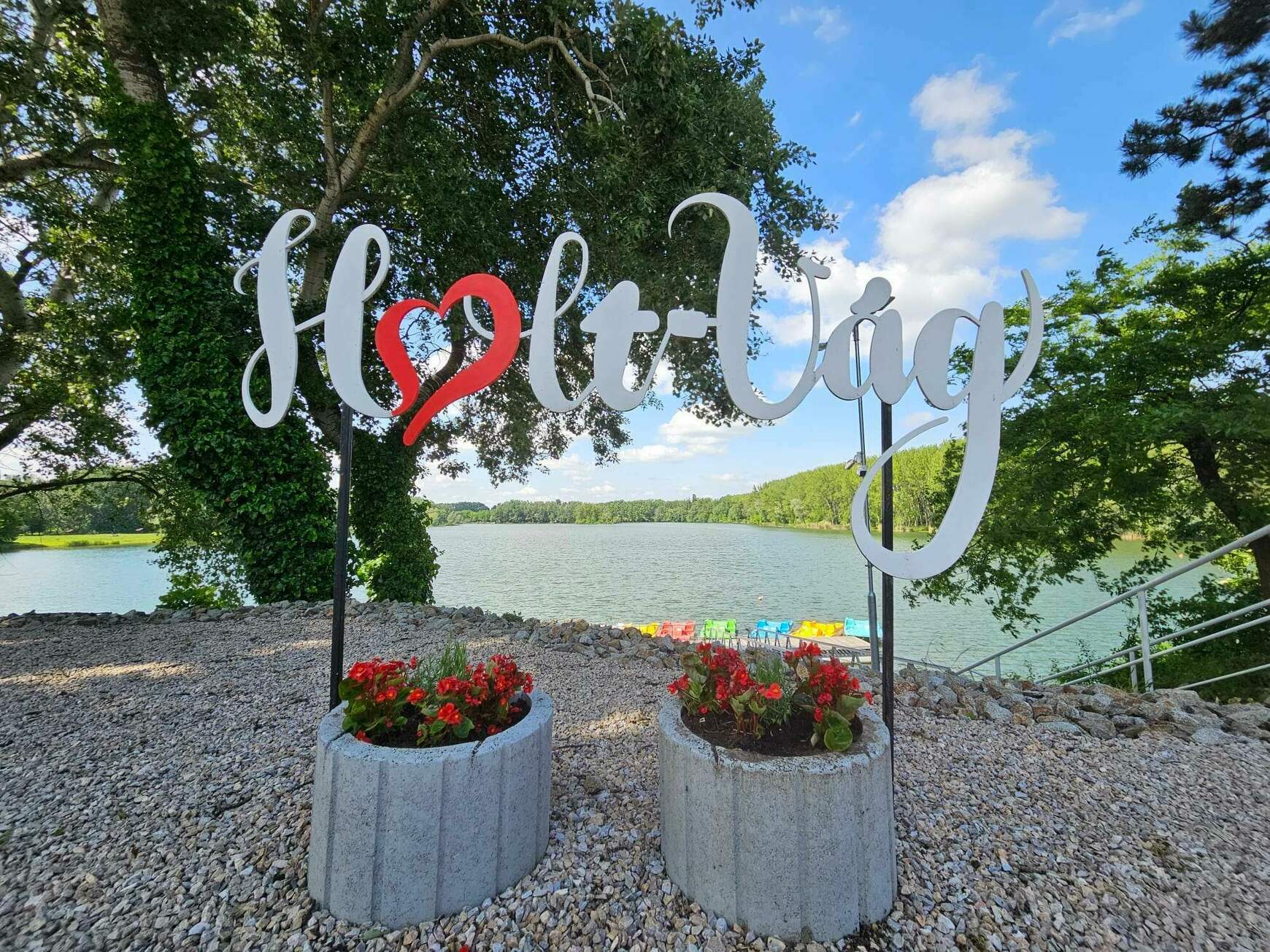 Holt-Vág-átúszás a “komáromi Riviérán” – KÉPEKKEL