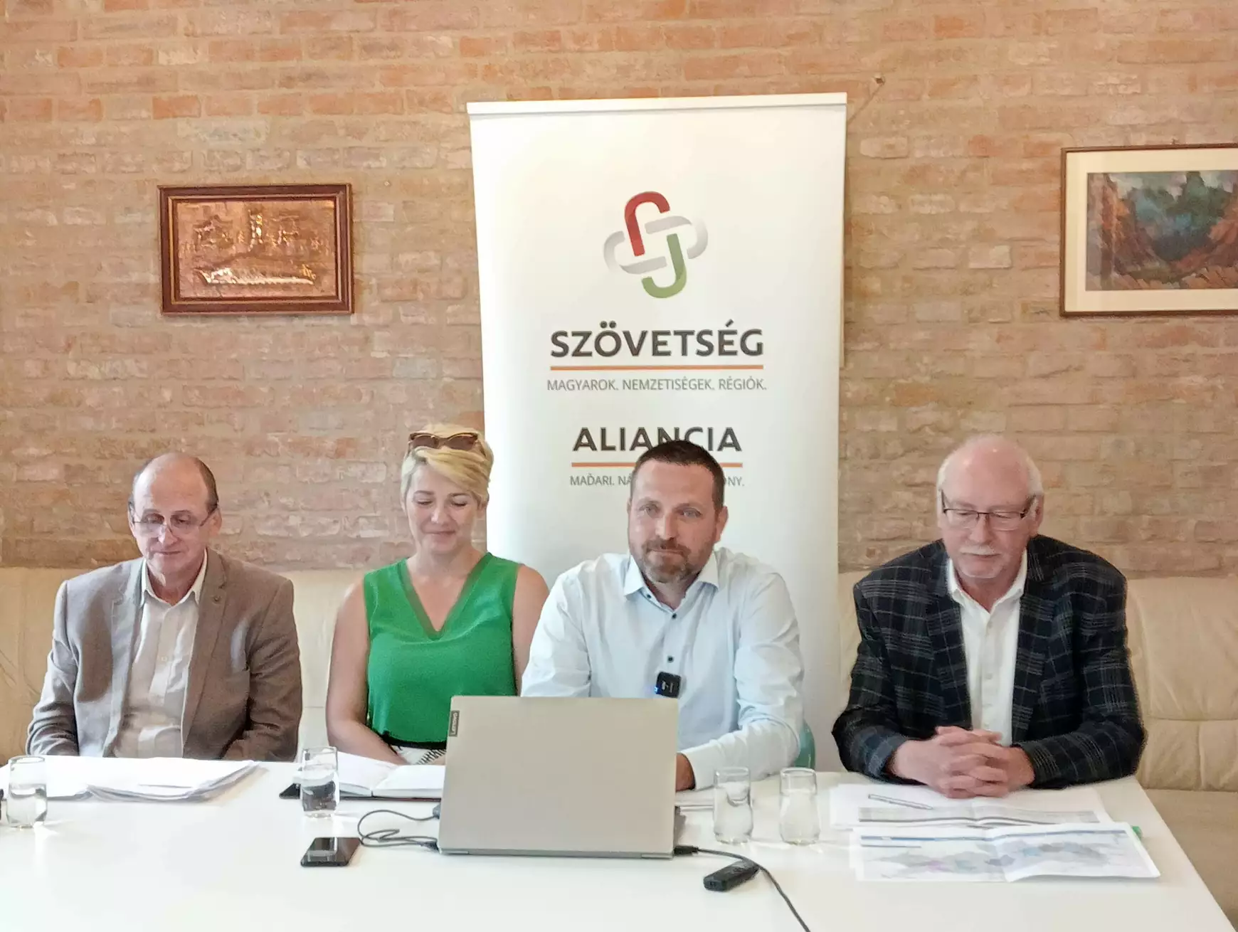 Az „interreges pénzesőről“ és a tervezett örvendetes fejlesztésekről - KÉPEKKEL 