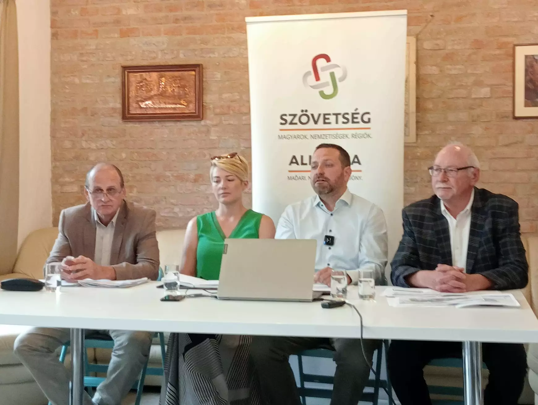 Az „interreges pénzesőről“ és a tervezett örvendetes fejlesztésekről - KÉPEKKEL 