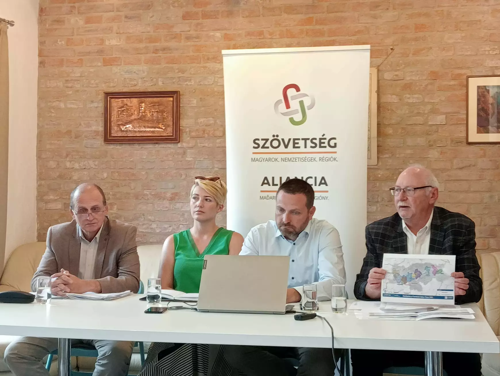 Az „interreges pénzesőről“ és a tervezett örvendetes fejlesztésekről - KÉPEKKEL 