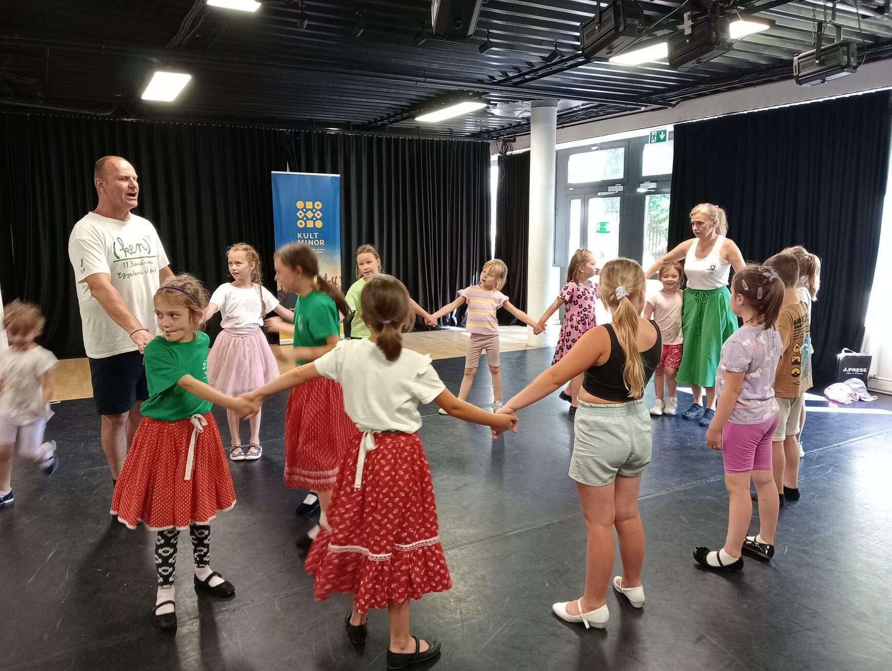 Jubilál a komáromi Egressy Béni VMK néptánctábora – KÉPEKKEL