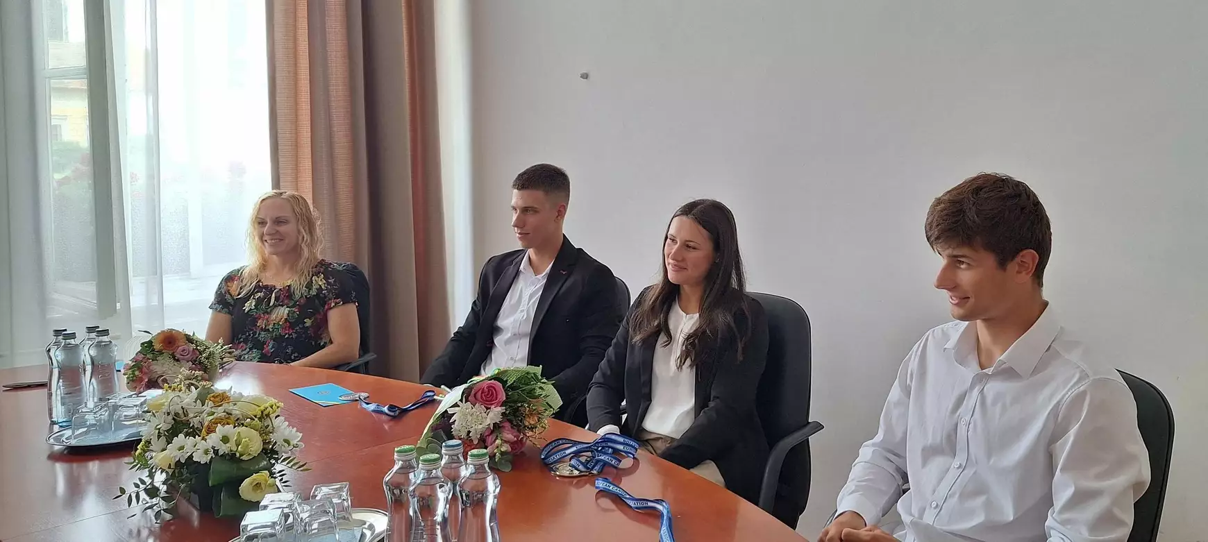 A komáromi kajak-kenu reménységeit fogadta a városvezetés – KÉPEKKEL