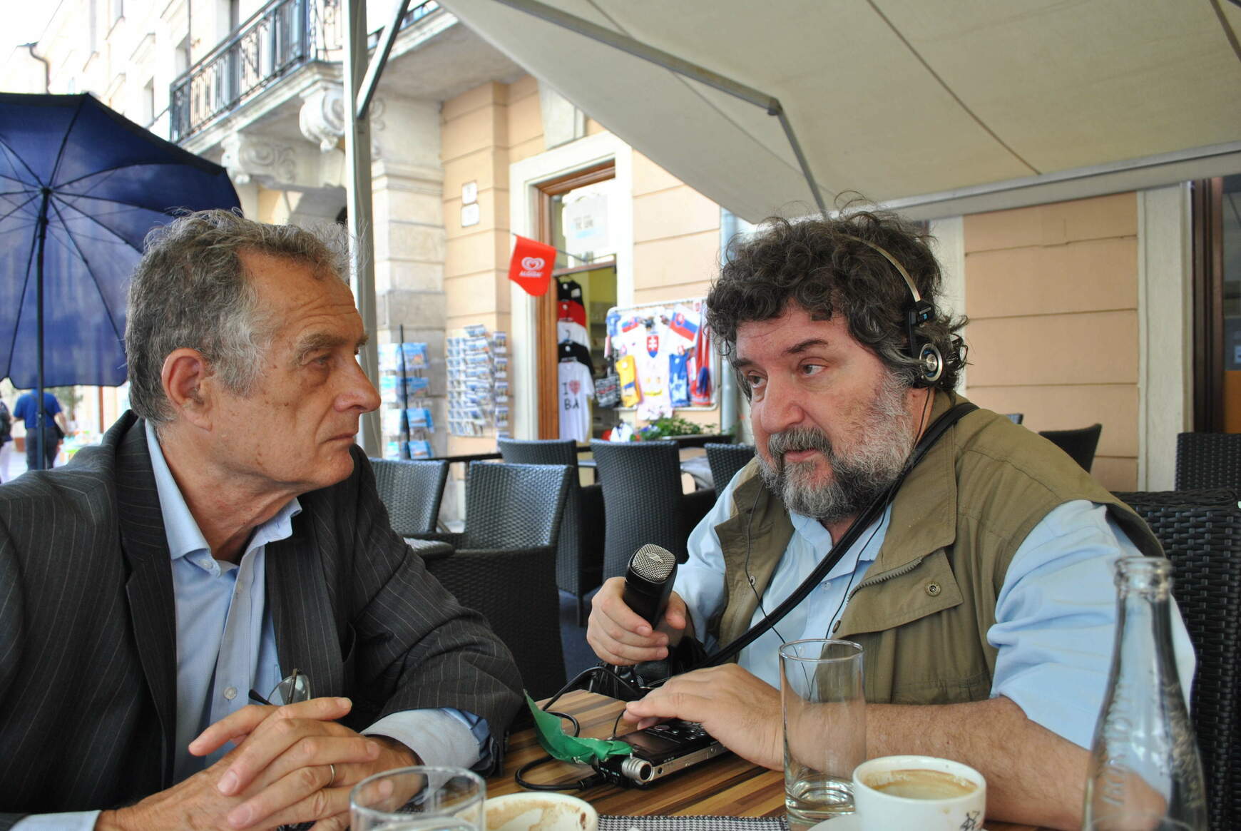 Interjú
