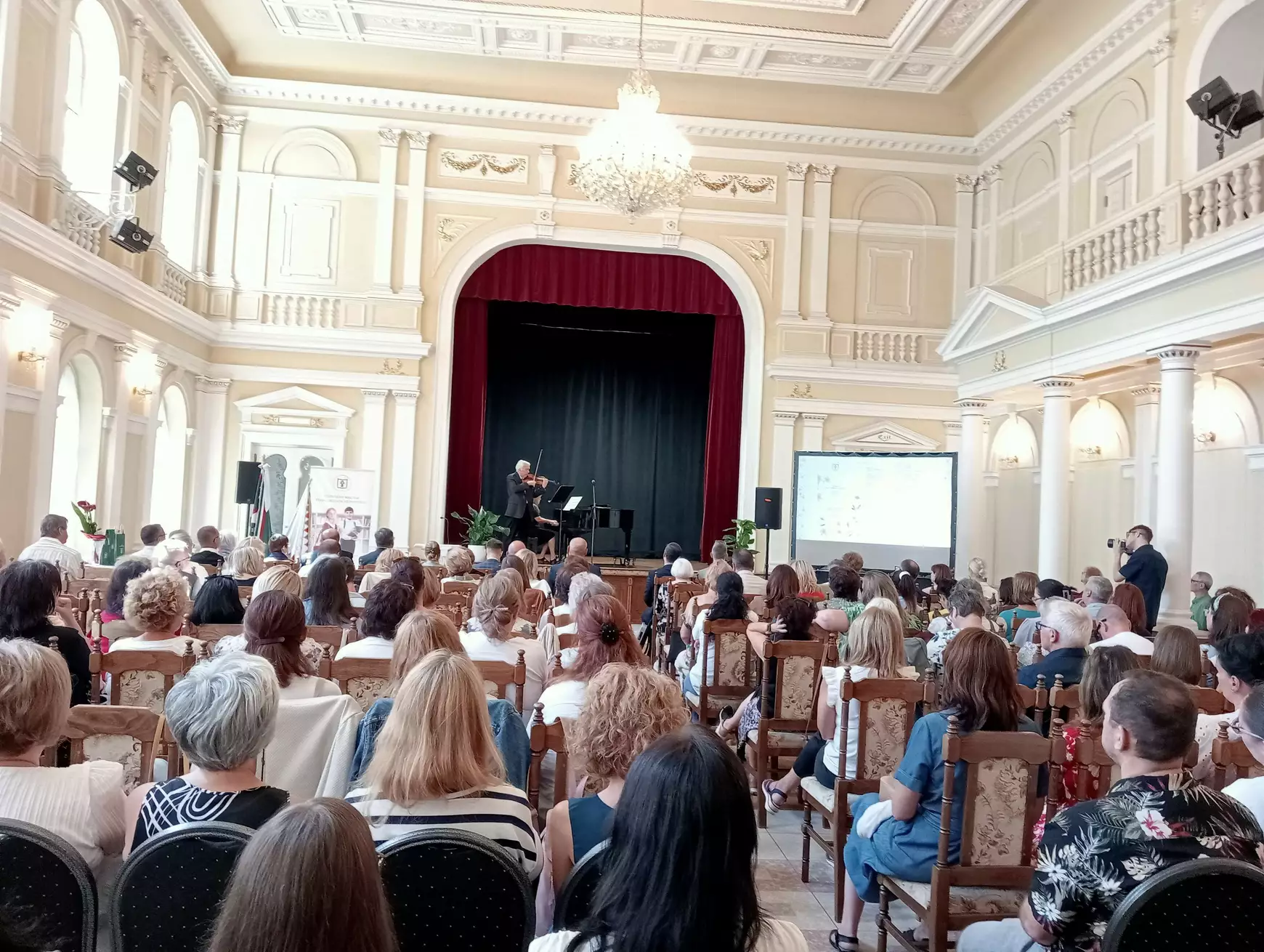 Megnyílt az SZMPSZ XXXIII. Jókai Mór Nyári Egyeteme Komáromban – KÉPEKKEL
