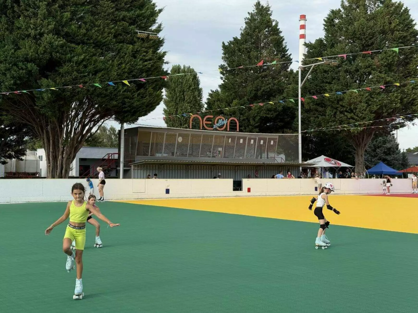 Egészségóvó, kondijavító, közösségkovácsoló a komáromi Neon Rollers Multisport Park - KÉPEKKEL 
