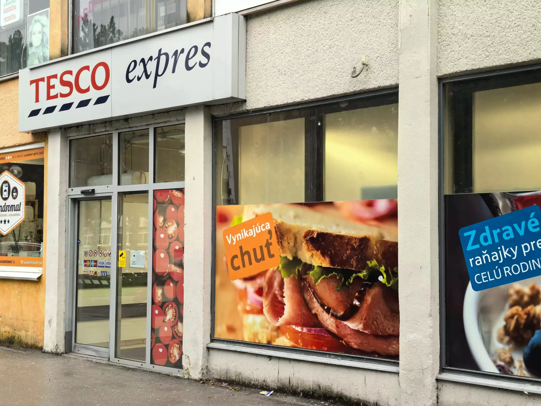 Tesco expres - élelmiszerüzlet - ST