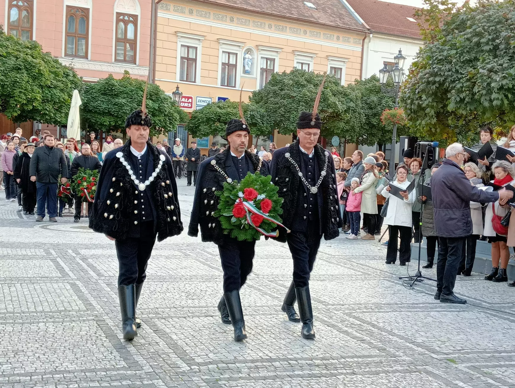 „A hősök vértanúsága örök mementó, amely kötelez bennünket, utódokat” – KÉPEKKEL