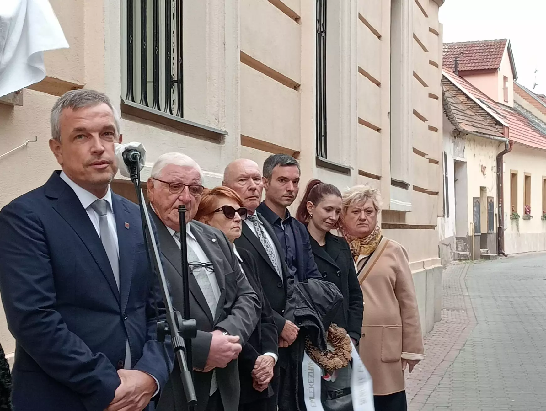 Újabb jeles személyiség emléktáblája díszíti a Kultúrpalota falát – KÉPEKKEL