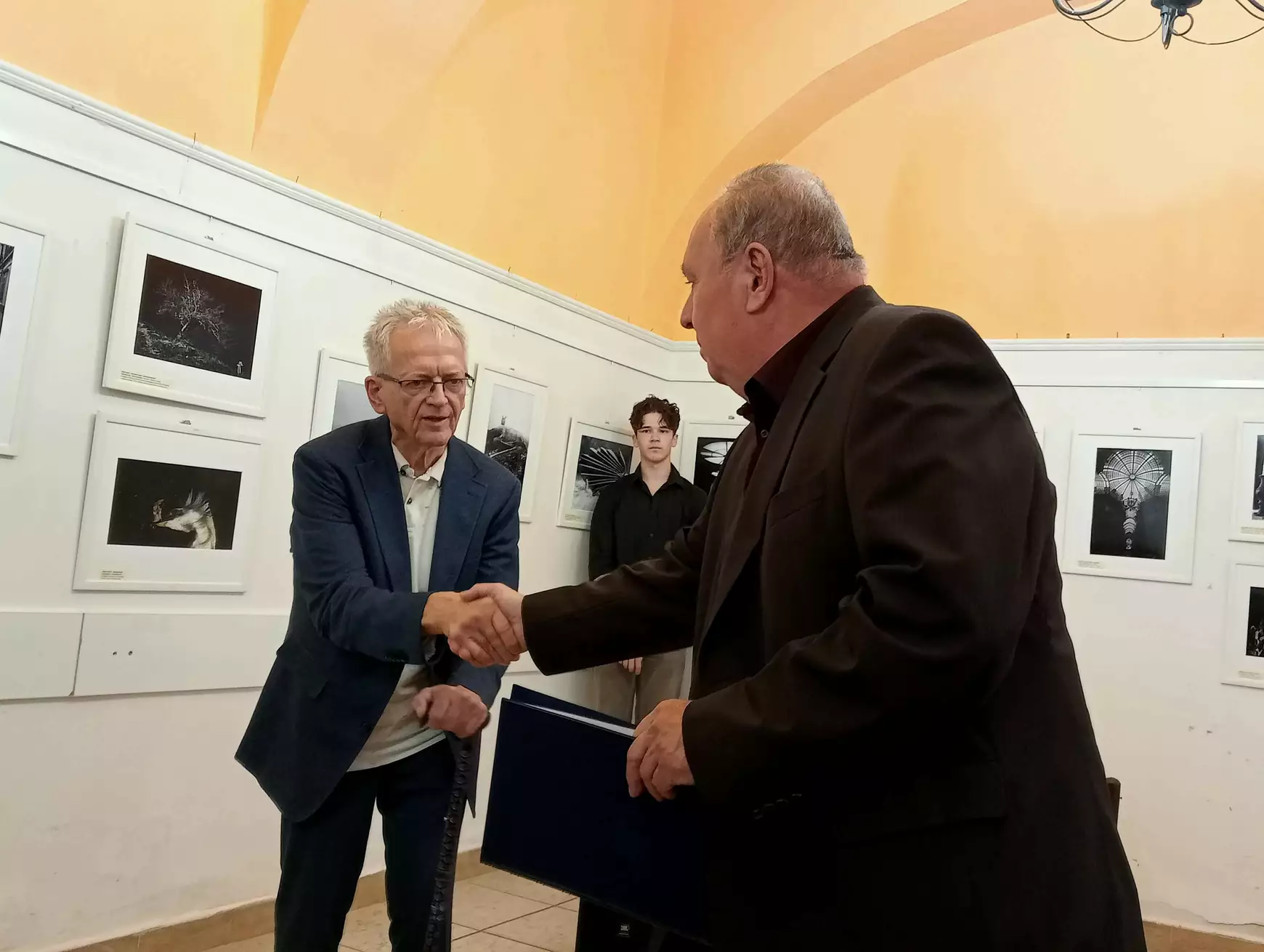 Tematikai sokszínűség a „XXV. Fotószalon“ vándorkiállításán – KÉPEKKEL