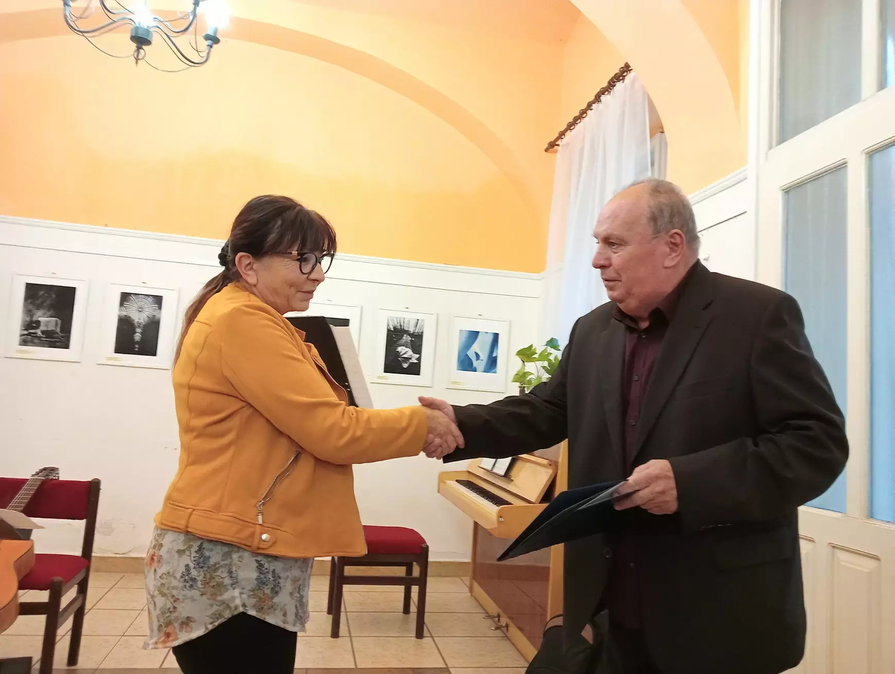 Tematikai sokszínűség a „XXV. Fotószalon“ vándorkiállításán – KÉPEKKEL