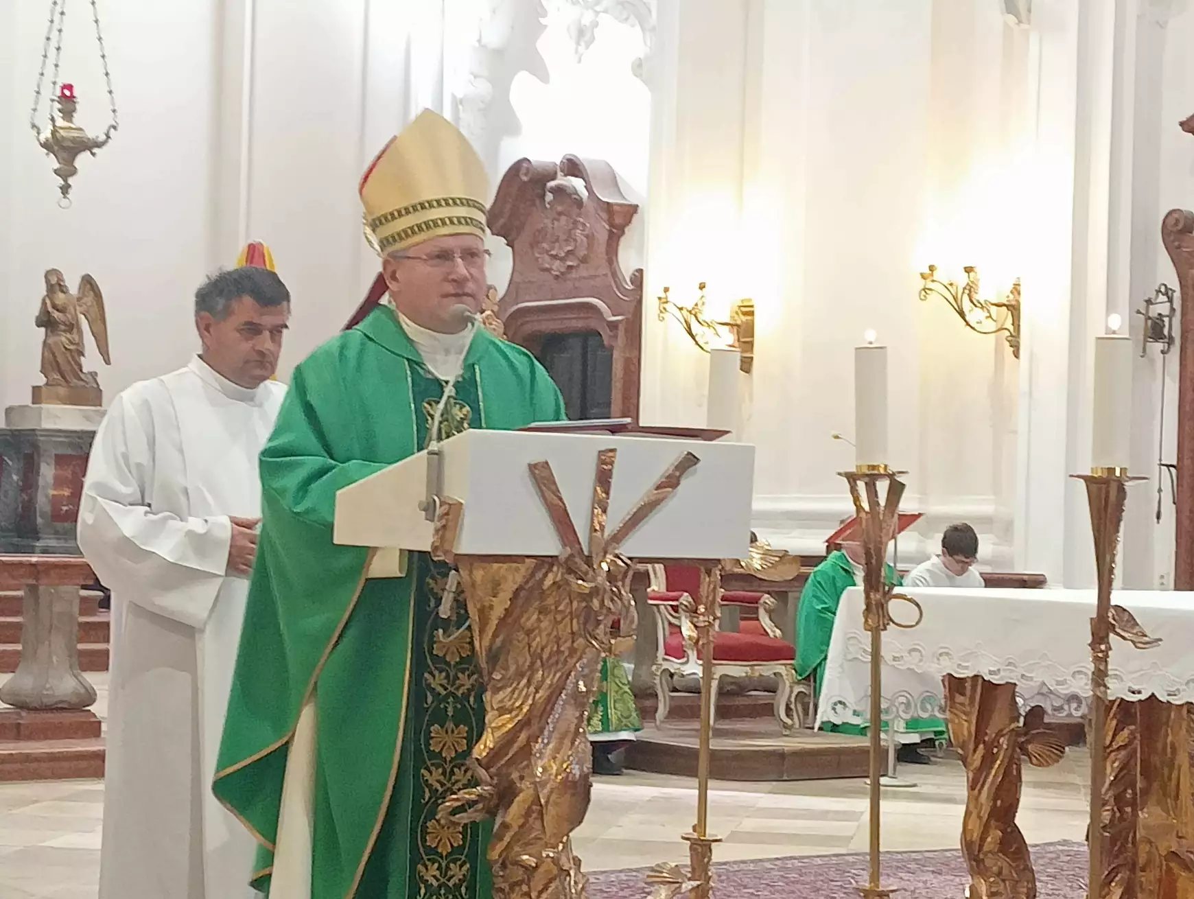 A hőslelkű komáromi plébánosra, Lipovniczky Istvánra emlékeztünk – KÉPEKKEL