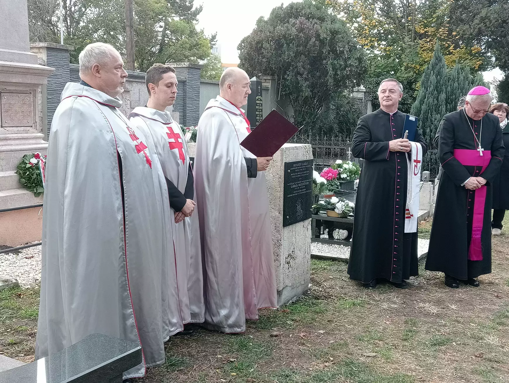 A hőslelkű komáromi plébánosra, Lipovniczky Istvánra emlékeztünk – KÉPEKKEL