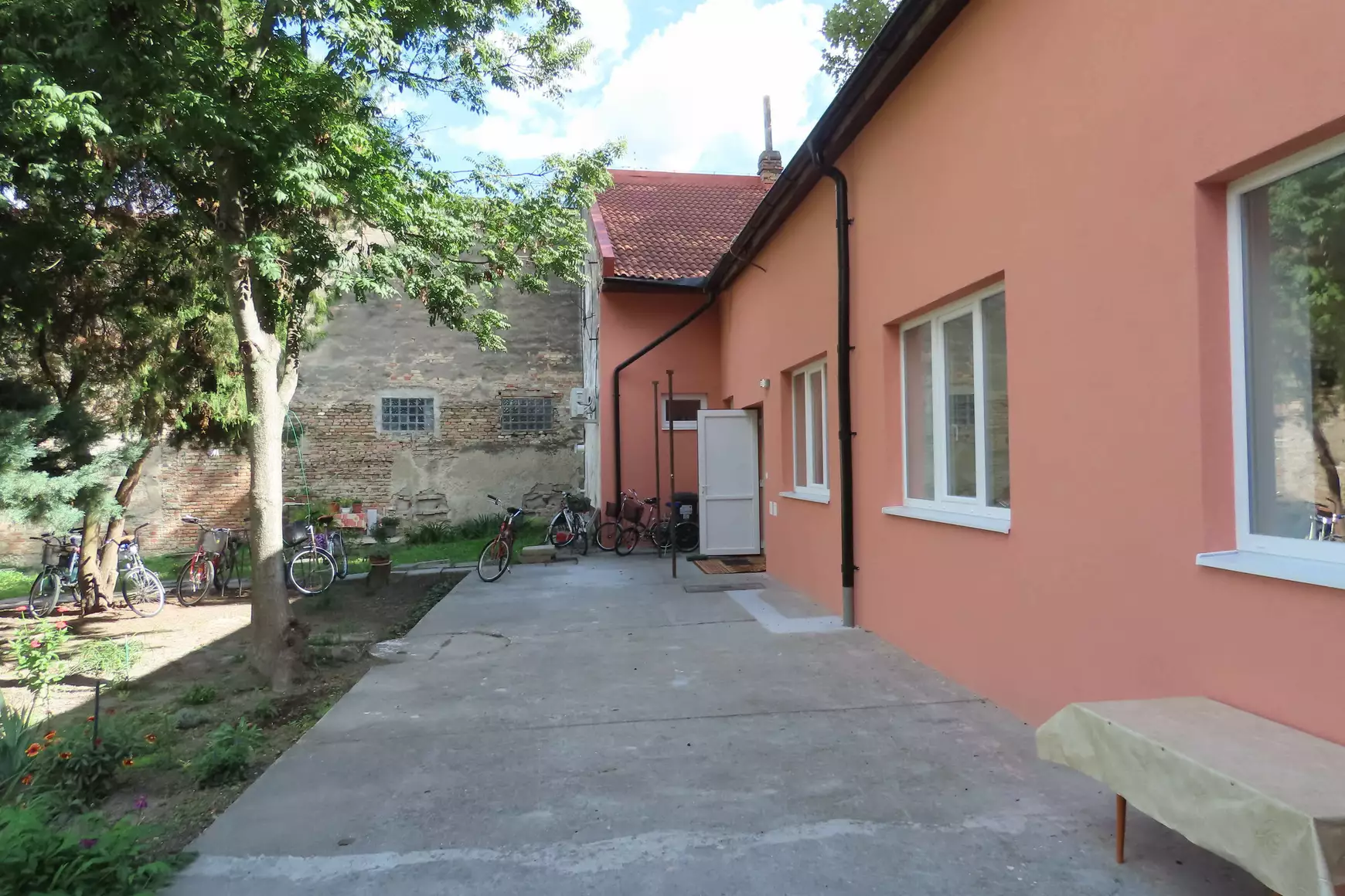 Az épület hátsó része
