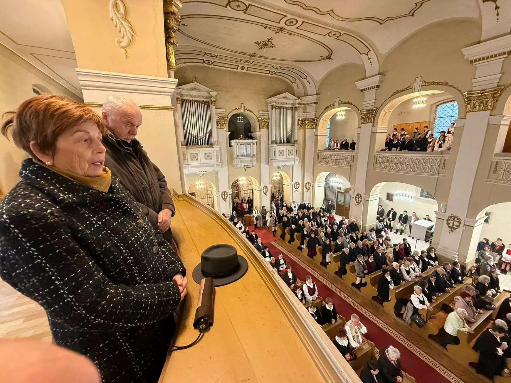 Tiszteletbeli székellyé avatták a Búcson élő Sidó Szilveszter állatorvost és fafaragót – KÉPEKKEL