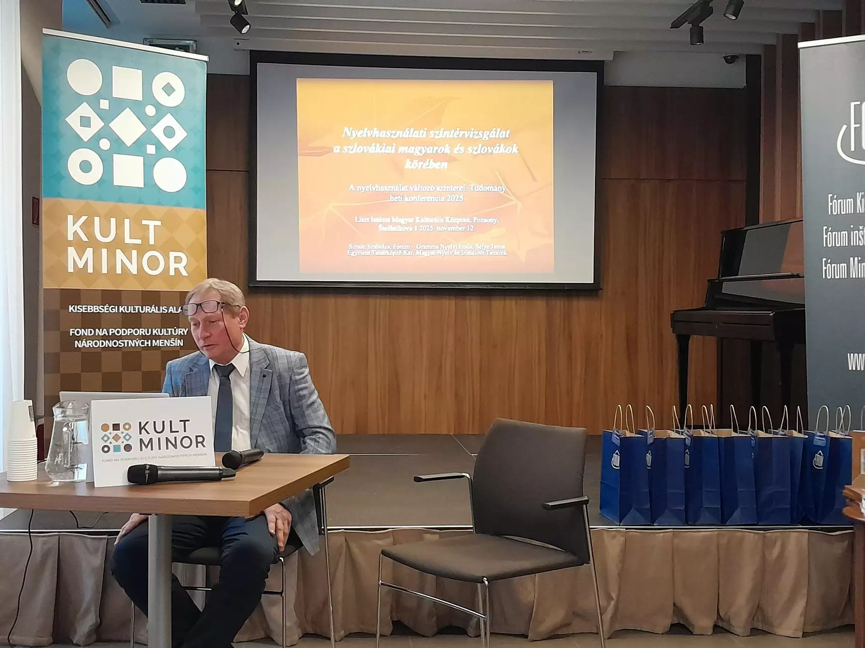 nyelvhasználati konferencia