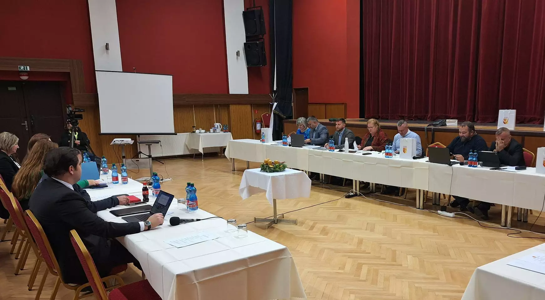 02-uleseznek-a-nagymegyeri-kepviselok__0
