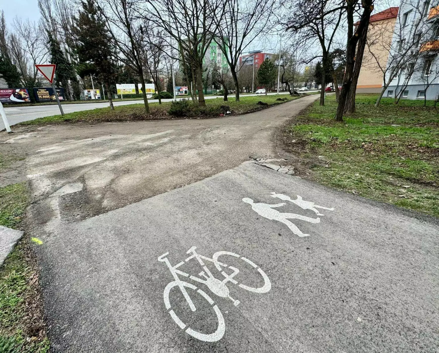 Folytatódik a kerékpárhálózat fejlesztése Komáromban - KÉPEKKEL