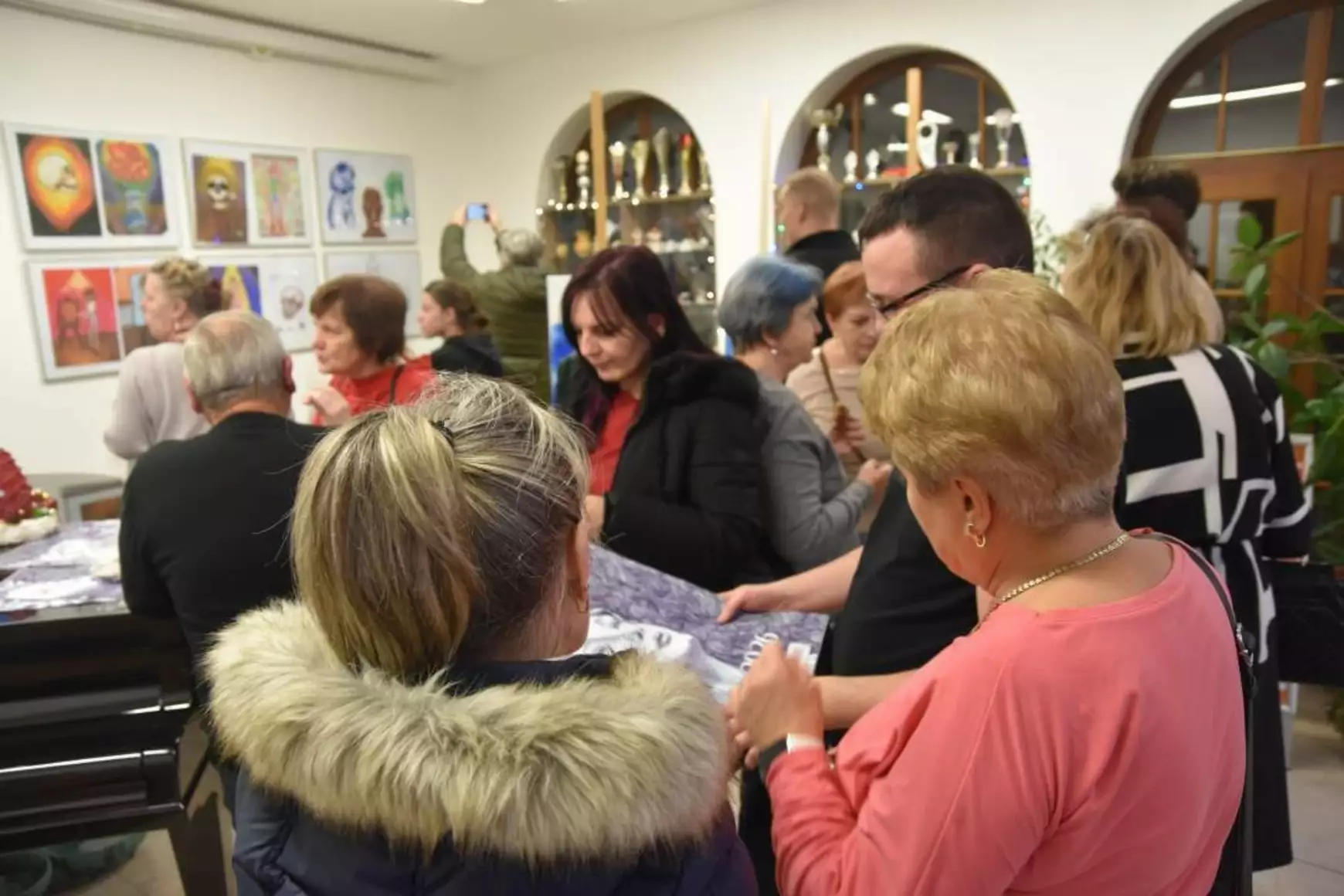 Megnyílt a „czafrangós” Kopócs-tanítványok karácsonyi kiállítása Komáromban - KÉPEKKEL