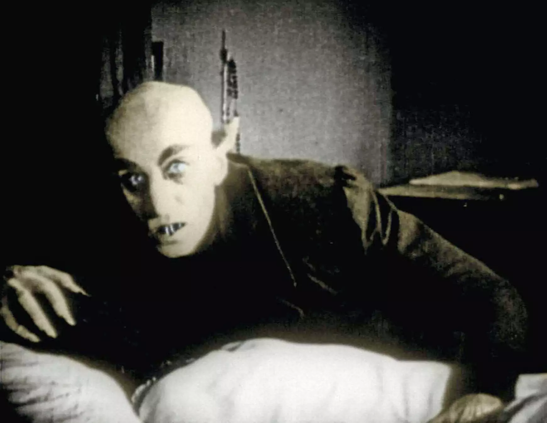 A vérszívó karakterének egyik első filmbéli ábrázolása a Nosferatu című 20. század eleji filmben