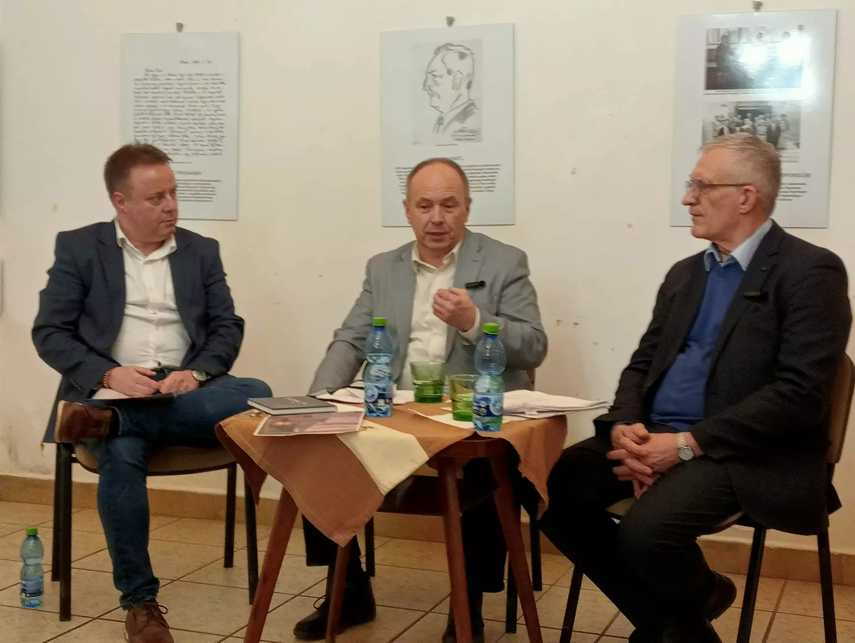 Sorsfordulóinkról a komáromi Csemadok-székházban - KÉPEKKEL