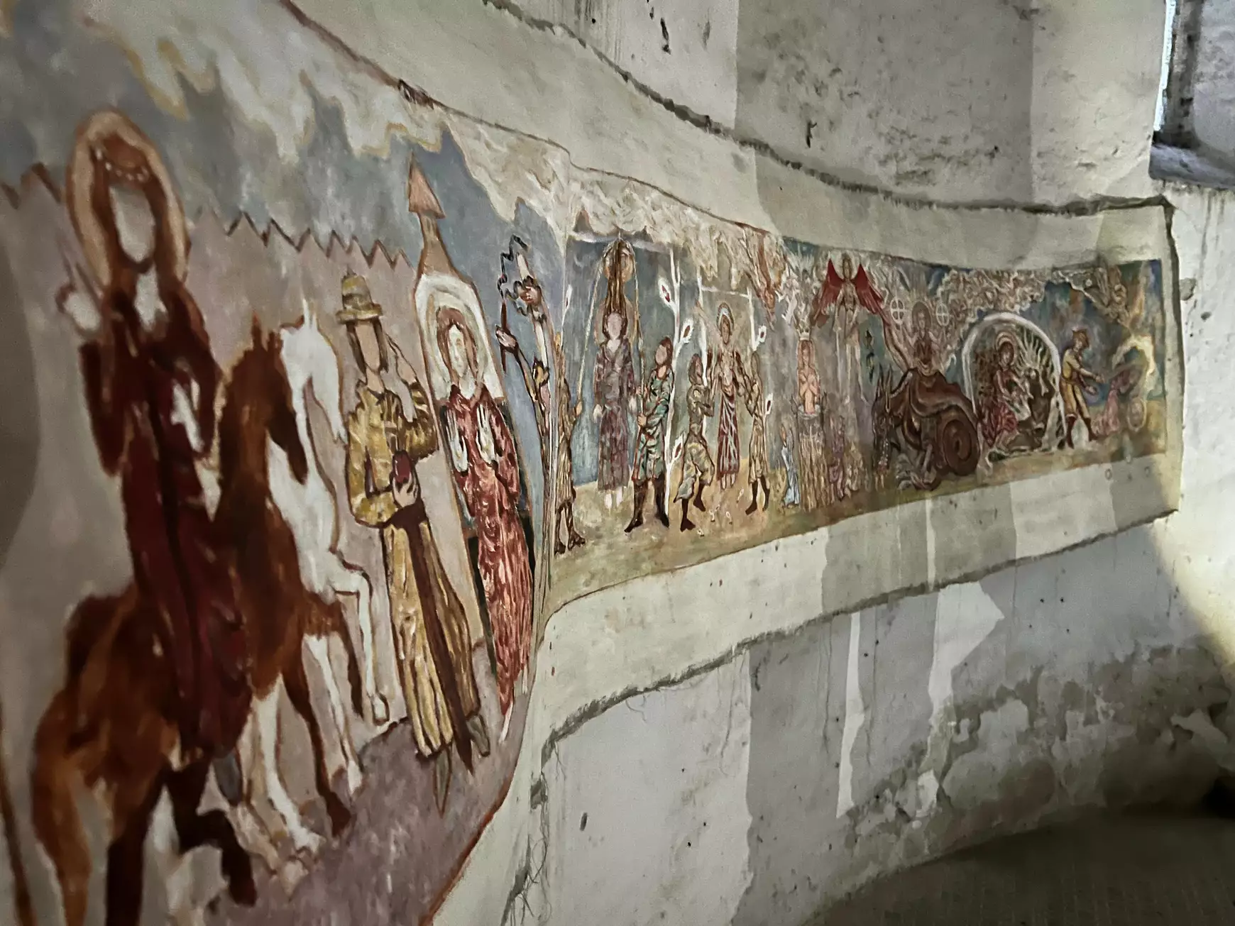 Méry Beáta önálló kiállítása, a sámoti Antióchiai Szent Margit templomban