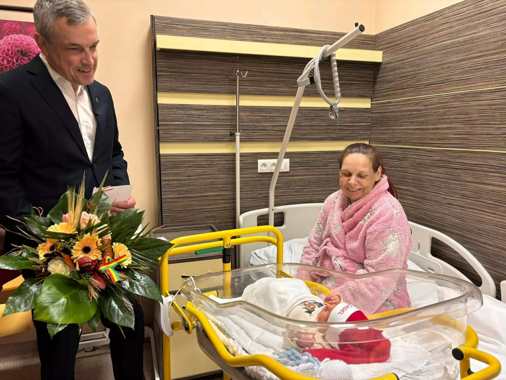 A Komáromi járás első újszülöttje után a járási székhely első babája is kisfiú – KÉPEKKEL