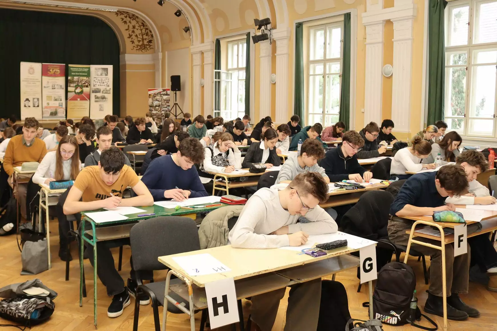 50. Felvidéki Magyar Matematikaverseny: 8 díjjal taroltak a „selyések”, a fülekiek és a dunaszerdahelyiek 2-2 díjat szereztek...