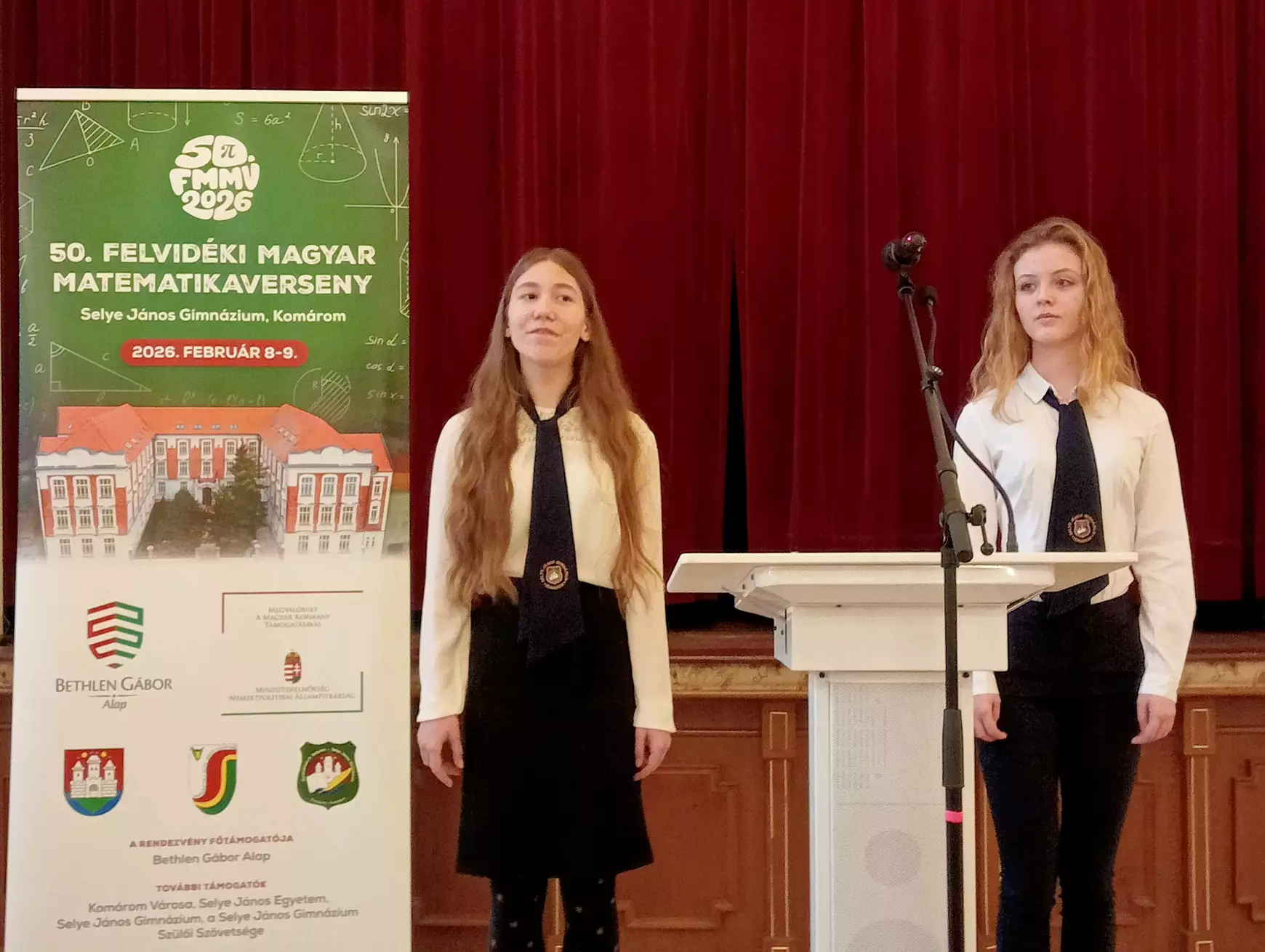 Az 50. Felvidéki Magyar Matematikaverseny jubileumi nyitóünnepségén jártunk –  KÉPEKKEL   
