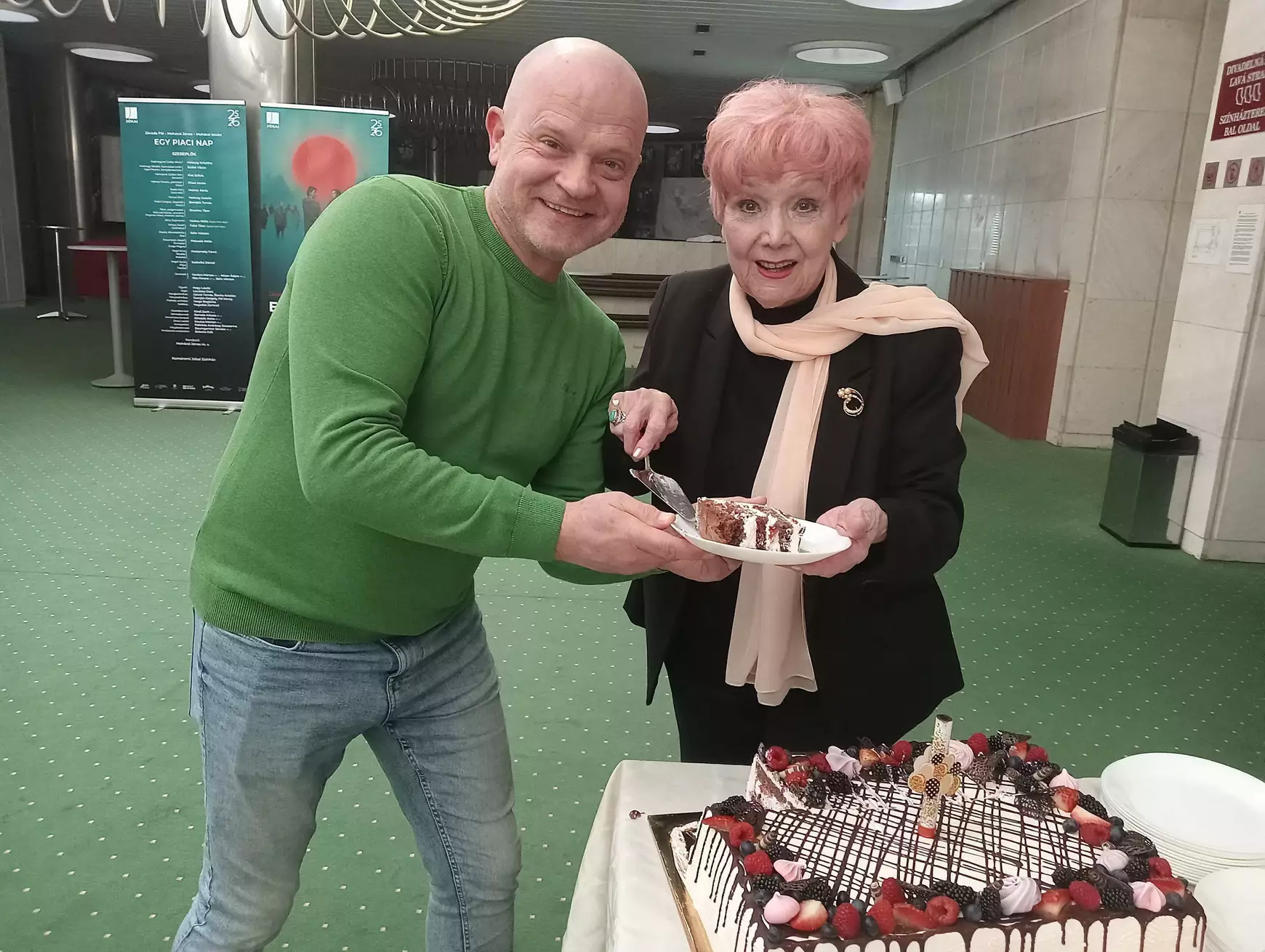 A jubiláló Petrécs Anna színművész köszöntése szeretett második otthonában - KÉPEKKEL 
