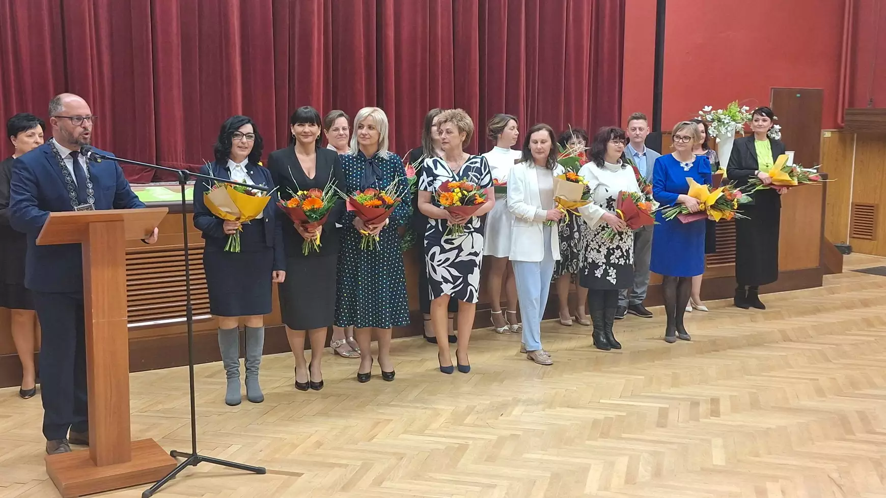 a-pedagogusokat-unnepeltek-nagymegyeren-_