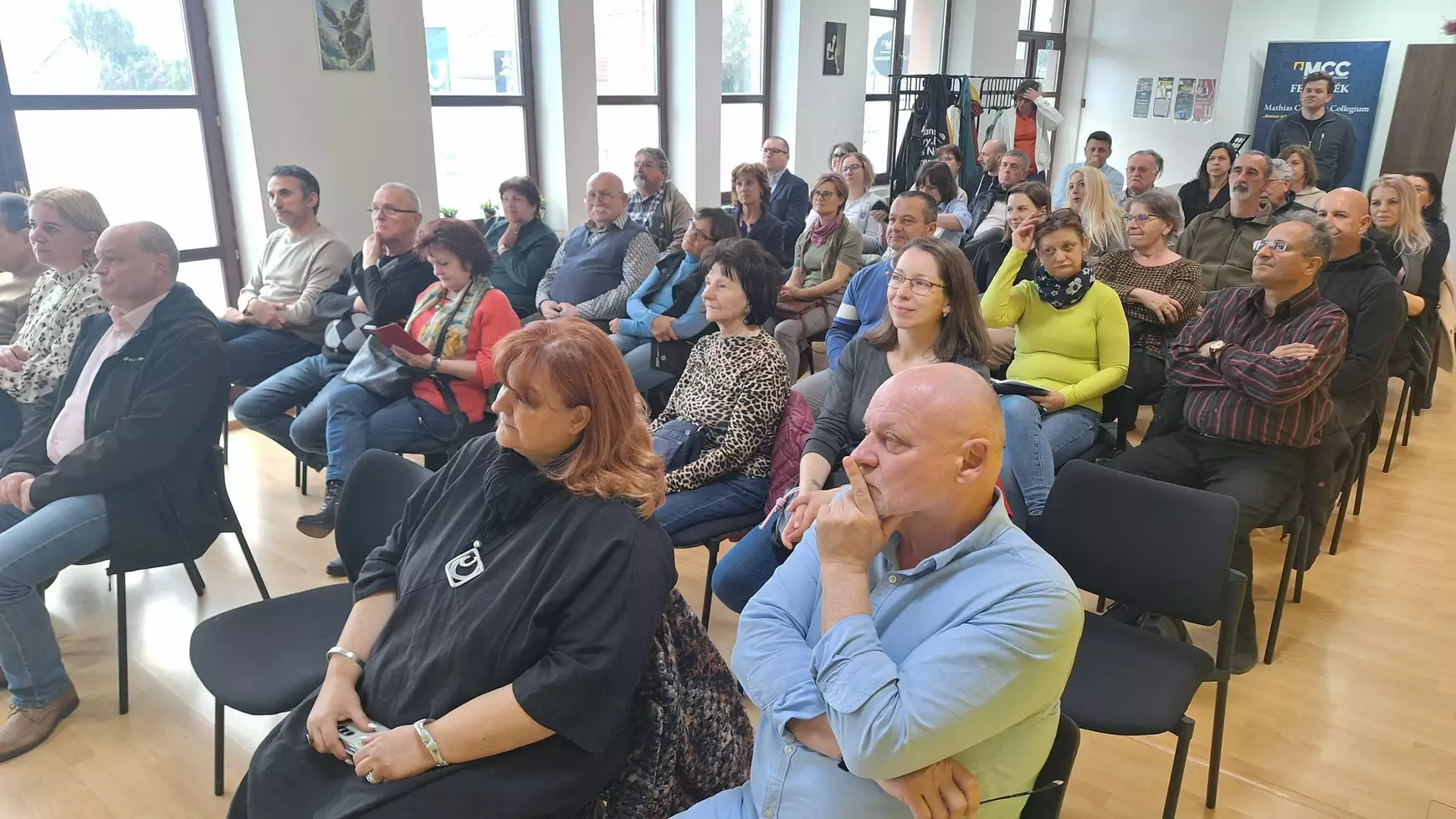 A gyökértelenség a tökéletes manipulálhatósági inkubátor - MCC rendezvény