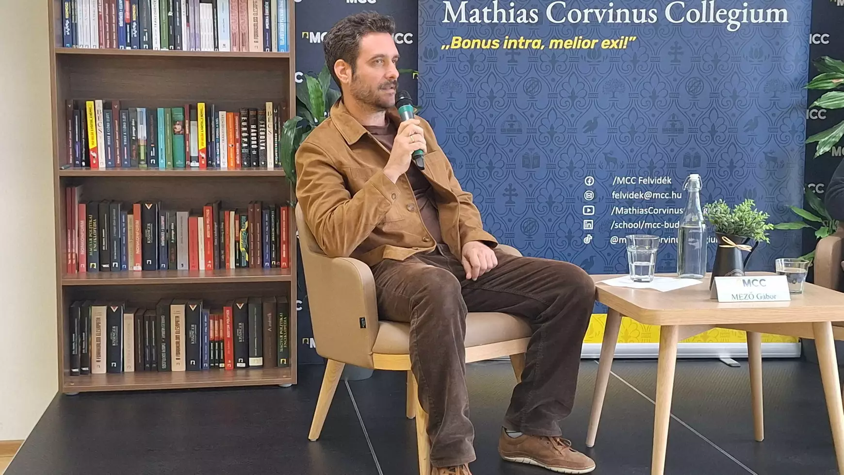 A gyökértelenség a tökéletes manipulálhatósági inkubátor - MCC rendezvény
