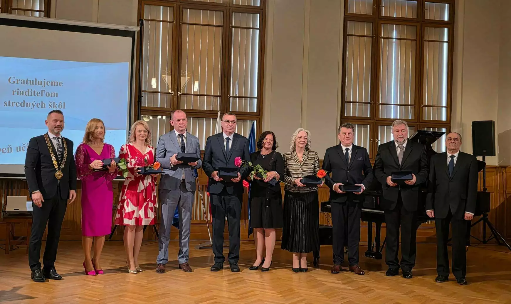 Jutalmazták Nyitra megye idén kiválasztott legkiválóbb pedagógusait - KÉPEKKEL 