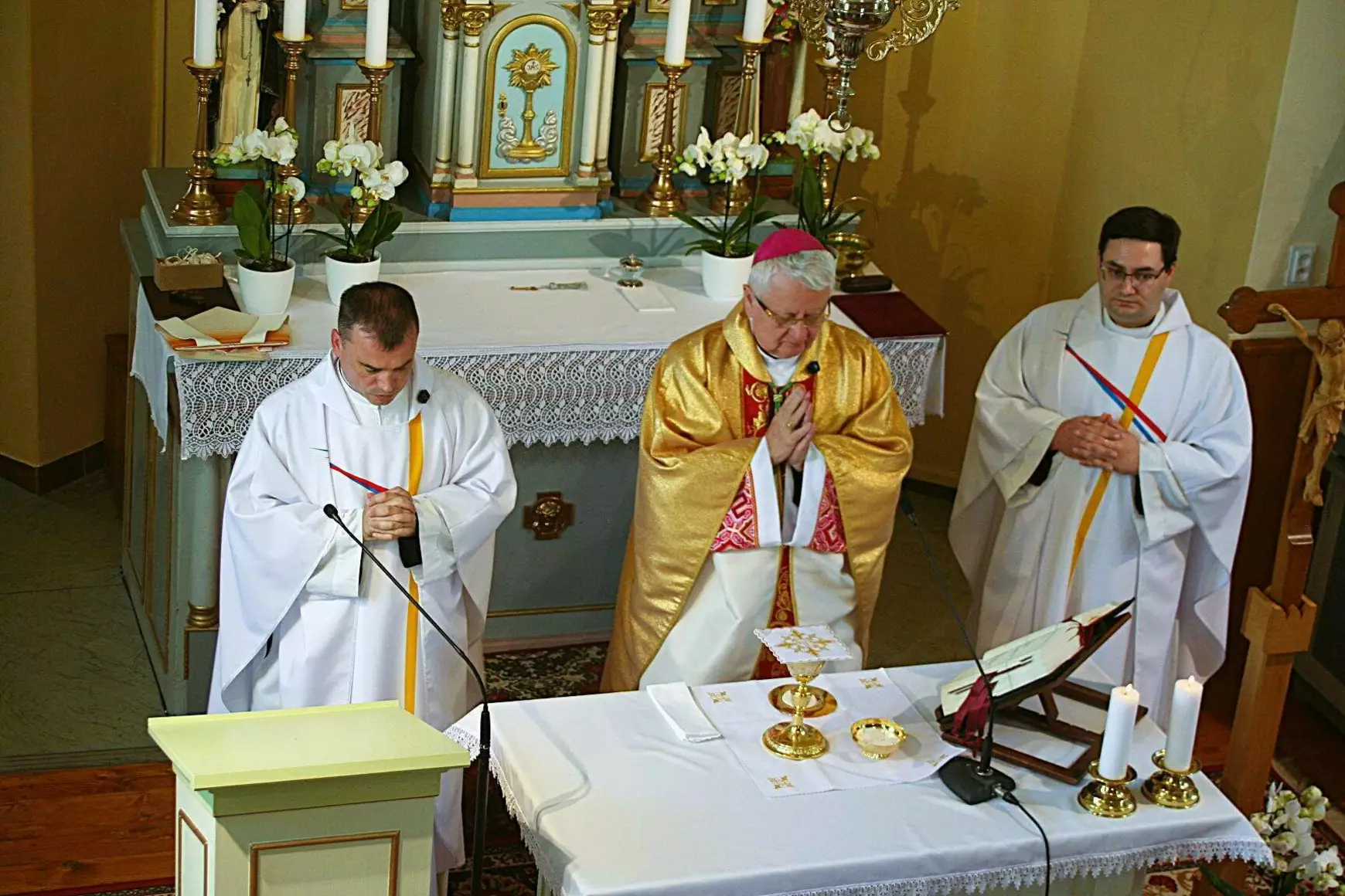 Balról Peter Kovalič, Stanilvas Stolári, Juhász Attila atya.