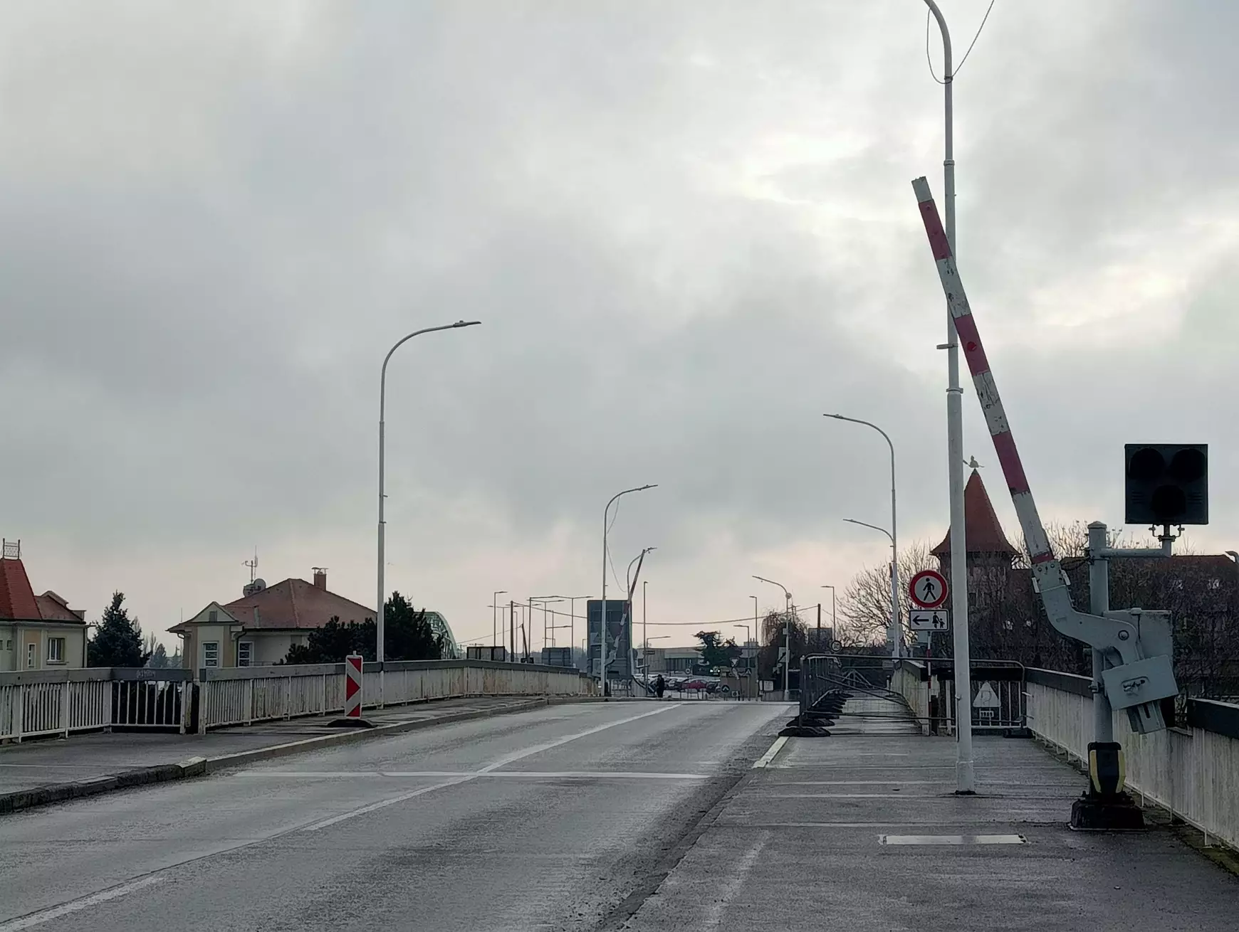 Forgalomkorlátozás és ingyenes parkolóhasználat a Komáromi Napok alatt - KÉPEKKEL
