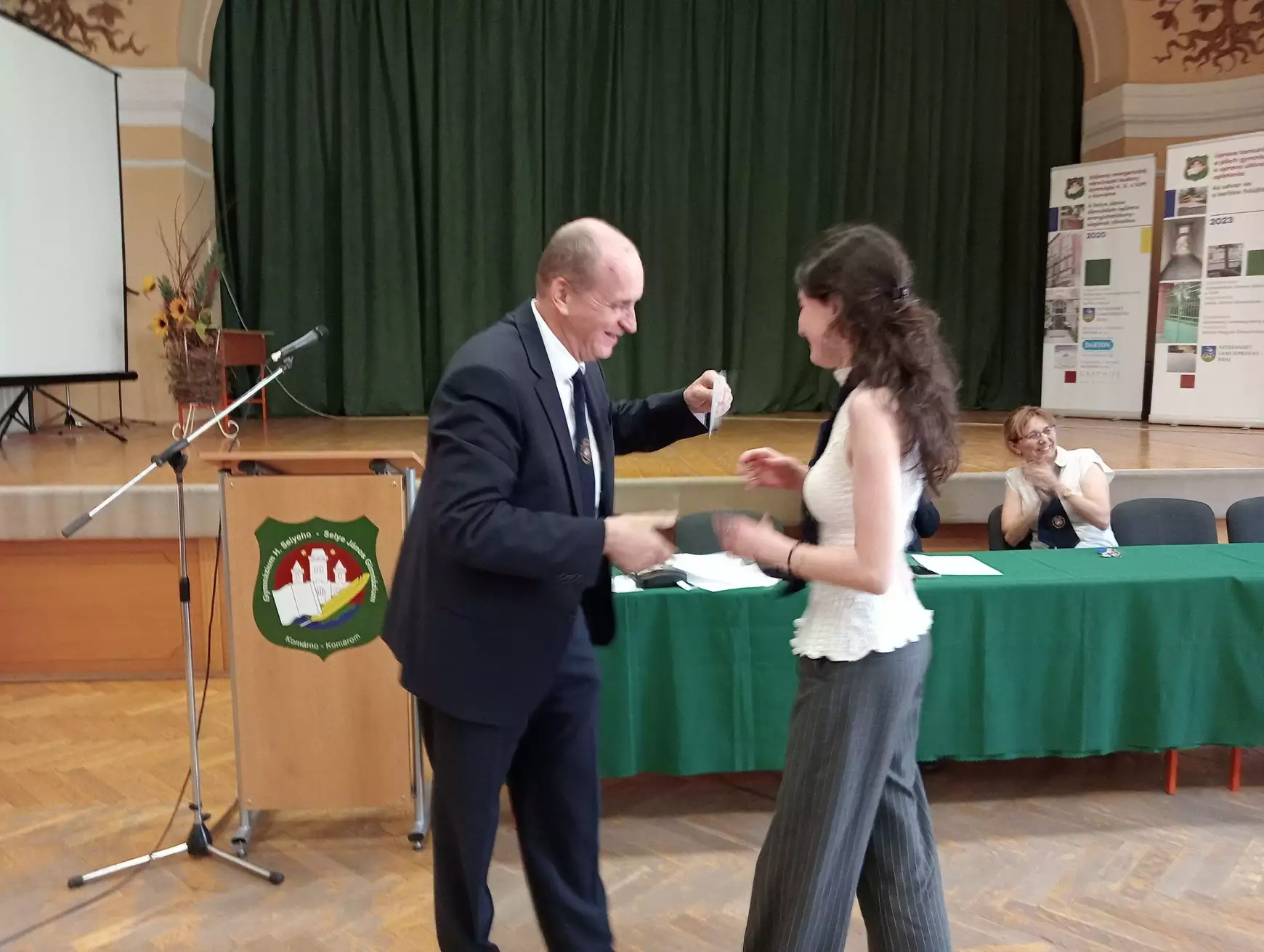 Az érett „selyések“ elbúcsúztak neves alma materüktől - KÉPEKKEL