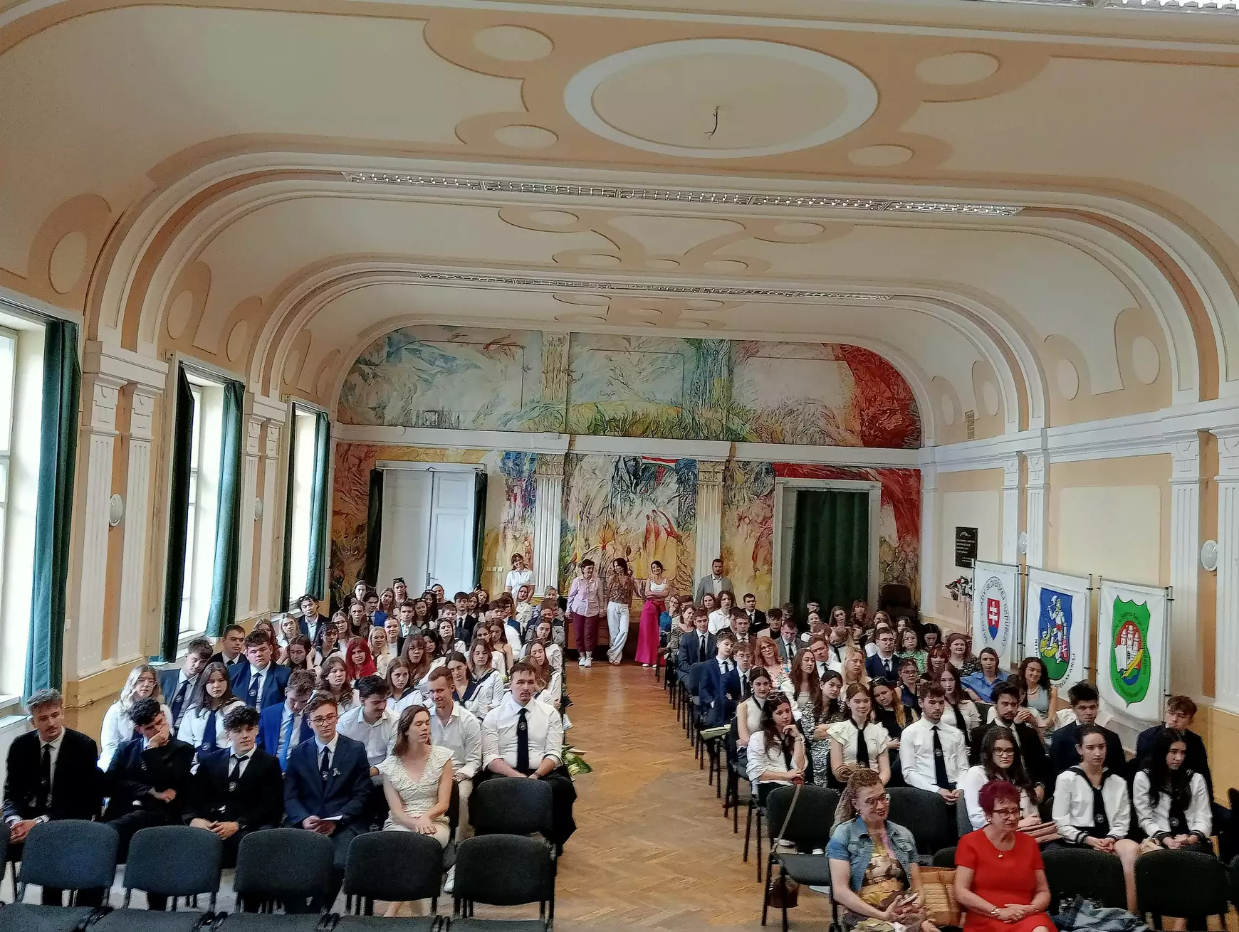 Az érett „selyések“ elbúcsúztak neves alma materüktől - KÉPEKKEL