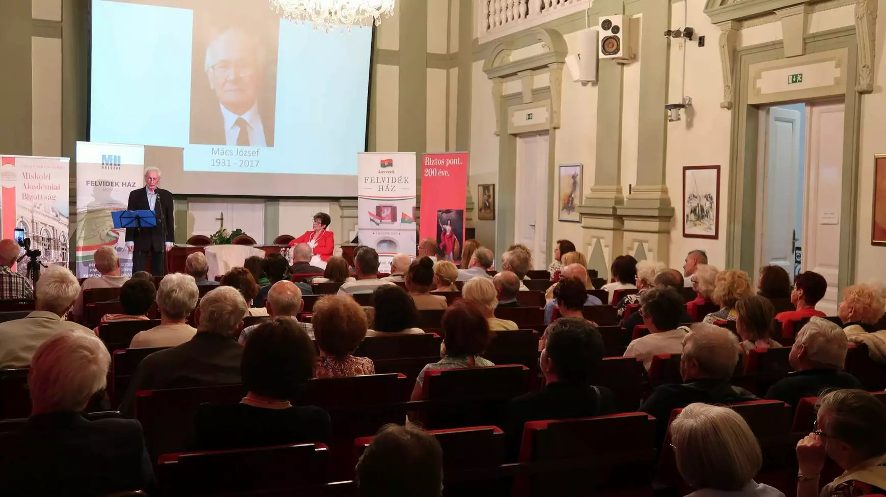 „Hű maradtál: hű a szóhoz, hű e néphez...“: Miskolcon is megemlékeztek Mács Józsefről – KÉPEKKEL