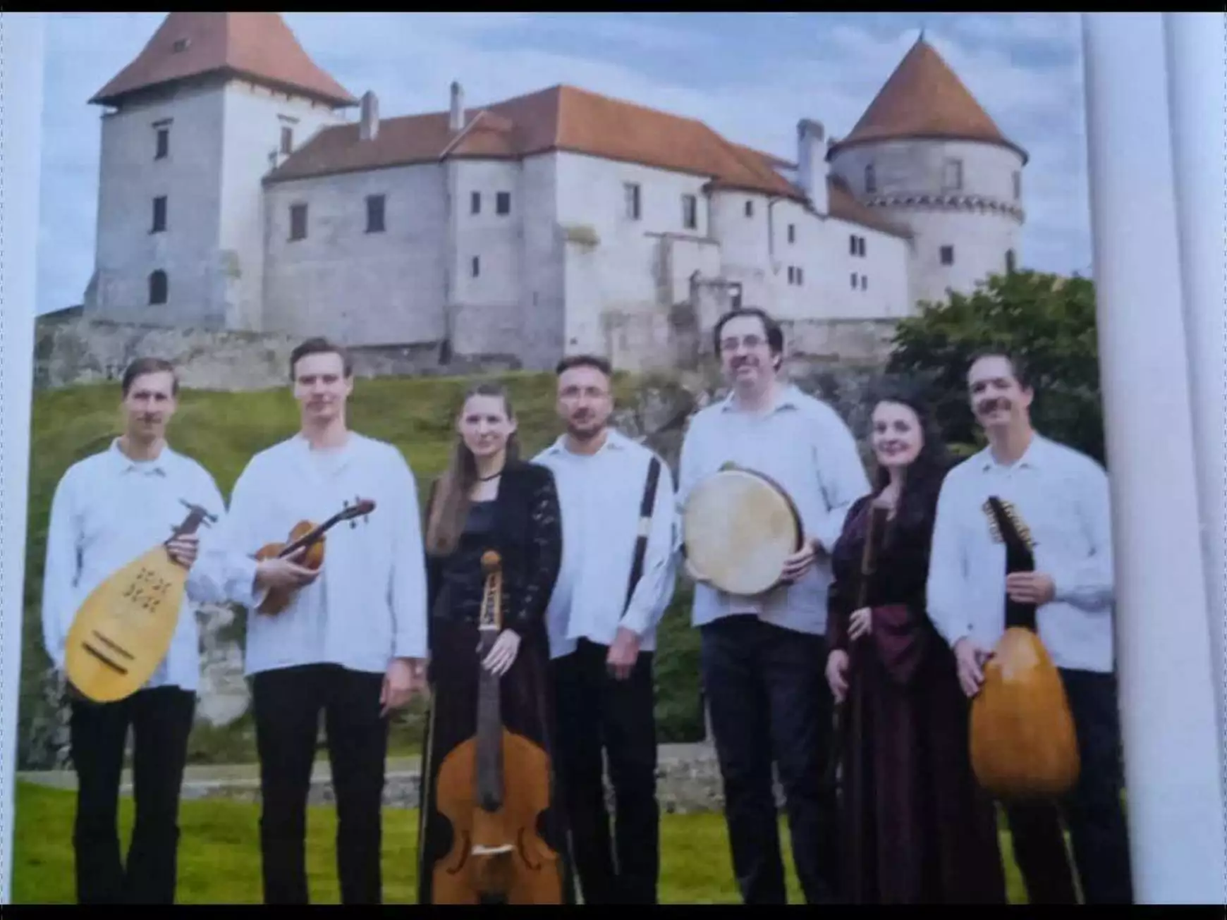 Történeti zenében gondolkodnak