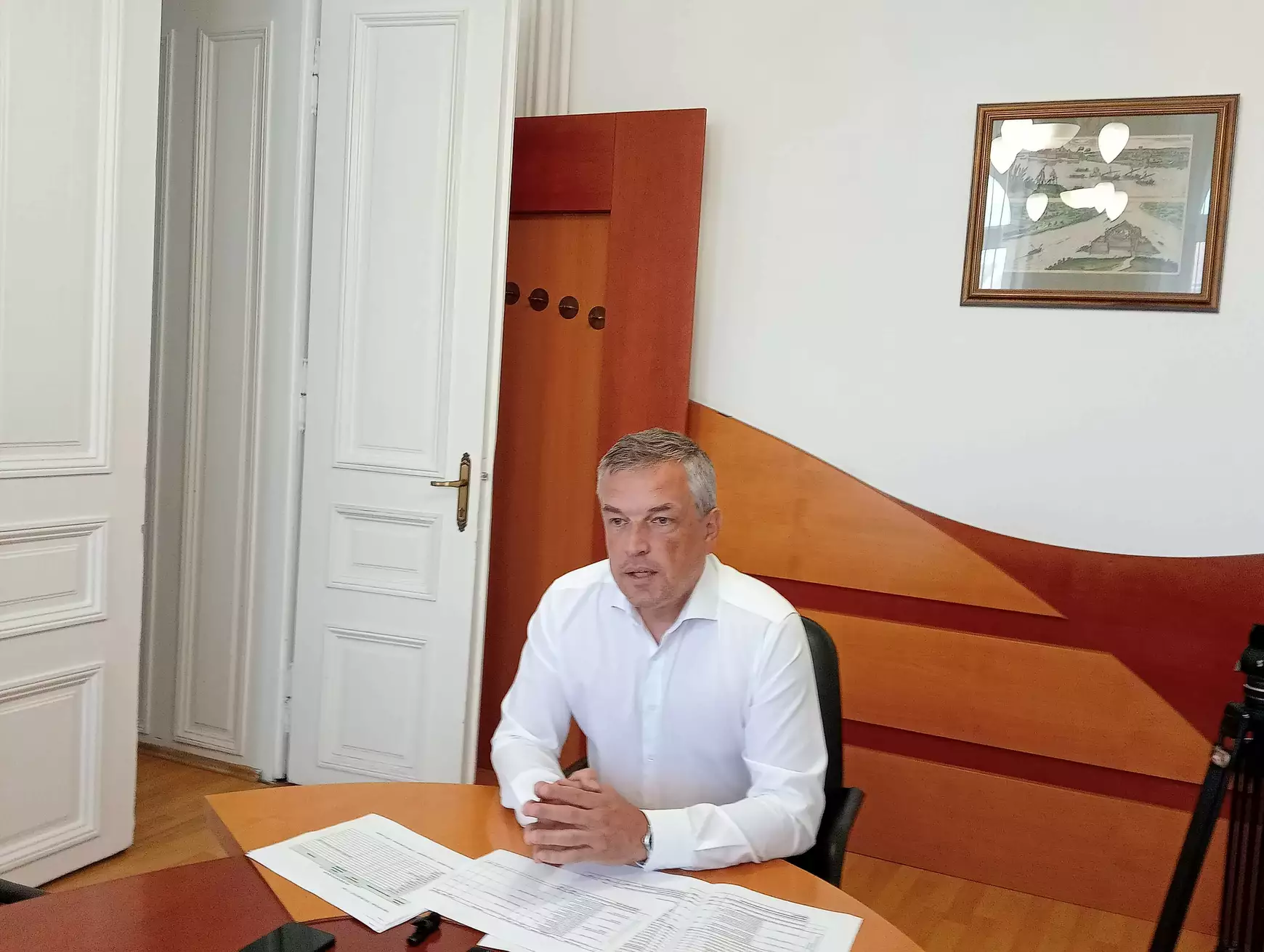Út- és járdafelújítások Komáromban négy ütemben, több forrásból, bő 10 millió euróból – KÉPEK 