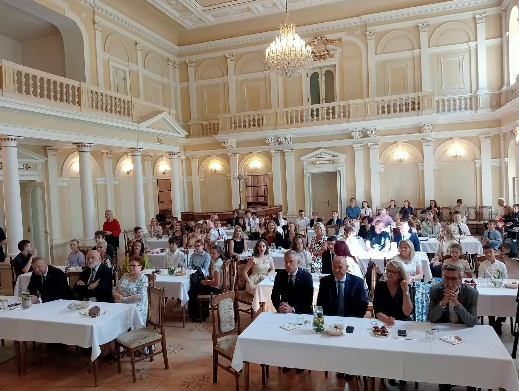 Díjazták e tanév kiváló diákjait Komáromban – KÉPEKKEL