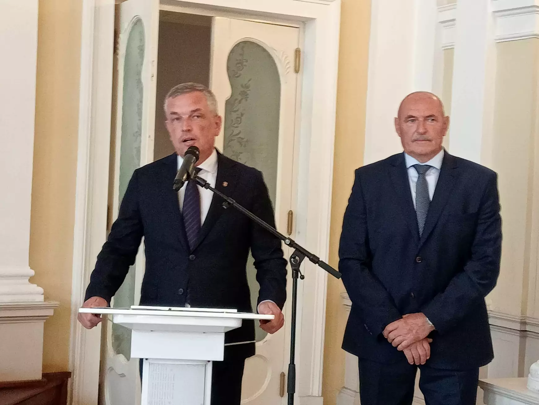 Díjazták e tanév kiváló diákjait Komáromban – KÉPEKKEL